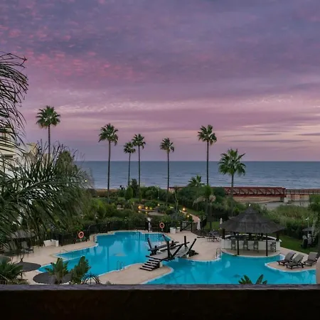 Апартаменты Frontline Luxury 10 Mins From Puerto Banus Rdr303